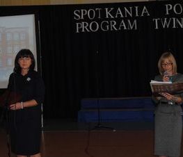 Zdjęcie z galerii: Program Twins Schools spotkanie Polska - Izrael w I LO oraz odwiedziny w Starostwie Powiatowym