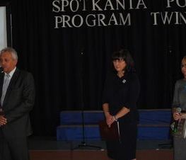 Zdjęcie z galerii: Program Twins Schools spotkanie Polska - Izrael w I LO oraz odwiedziny w Starostwie Powiatowym
