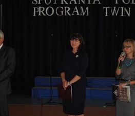 Zdjęcie z galerii: Program Twins Schools spotkanie Polska - Izrael w I LO oraz odwiedziny w Starostwie Powiatowym