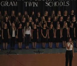 Zdjęcie z galerii: Program Twins Schools spotkanie Polska - Izrael w I LO oraz odwiedziny w Starostwie Powiatowym