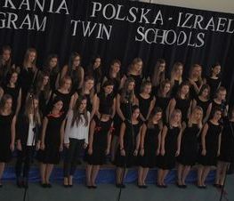 Zdjęcie z galerii: Program Twins Schools spotkanie Polska - Izrael w I LO oraz odwiedziny w Starostwie Powiatowym