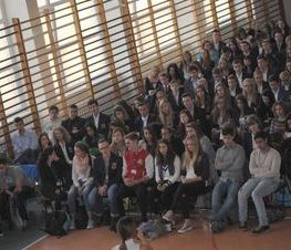 Zdjęcie z galerii: Program Twins Schools spotkanie Polska - Izrael w I LO oraz odwiedziny w Starostwie Powiatowym
