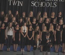 Zdjęcie z galerii: Program Twins Schools spotkanie Polska - Izrael w I LO oraz odwiedziny w Starostwie Powiatowym