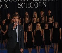 Zdjęcie z galerii: Program Twins Schools spotkanie Polska - Izrael w I LO oraz odwiedziny w Starostwie Powiatowym