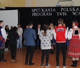 Zdjęcie z galerii: Program Twins Schools spotkanie Polska - Izrael w I LO oraz odwiedziny w Starostwie Powiatowym