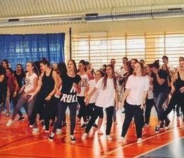 Zdjęcie z galerii: RÓŻOWA WSTĄŻECZKA w WYSPIAŃSKIM & ZUMBA Z FANTI-FITNESS