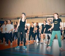 Zdjęcie z galerii: RÓŻOWA WSTĄŻECZKA w WYSPIAŃSKIM & ZUMBA Z FANTI-FITNESS