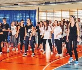 Zdjęcie z galerii: RÓŻOWA WSTĄŻECZKA w WYSPIAŃSKIM & ZUMBA Z FANTI-FITNESS