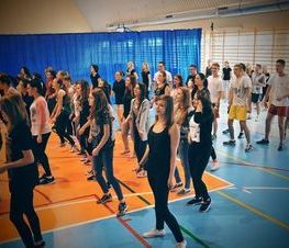 Zdjęcie z galerii: RÓŻOWA WSTĄŻECZKA w WYSPIAŃSKIM & ZUMBA Z FANTI-FITNESS