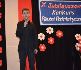 Zdjęcie z galerii: 	X Jubileuszowy Powiatowy Konkurs Pieśni i Piosenki Patriotycznej już za nami....