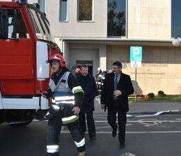 Zdjęcie z galerii: Ćwiczenia P.Poż. w Starostwie Powiatowym
