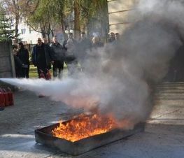 Zdjęcie z galerii: Ćwiczenia P.Poż. w Starostwie Powiatowym