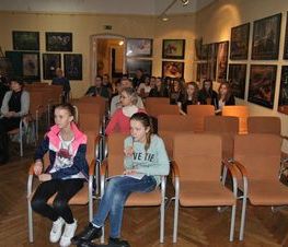 Zdjęcie z galerii: Zdjęcia z wykładu w Muzeum na temat Księżnej Diany Spencer - mity, fakty i legendy