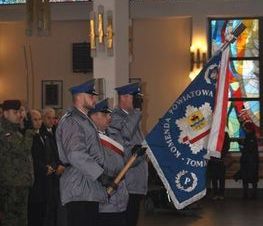 Zdjęcie z galerii: Zdjęcia z dn.11 listopada 2015 - Mszy Świętej w Kościele NMP Królowej Polski w Tomaszowie Maz. oraz Biegu Niepodległości