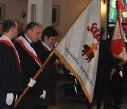 Zdjęcie z galerii: Zdjęcia z dn.11 listopada 2015 - Mszy Świętej w Kościele NMP Królowej Polski w Tomaszowie Maz. oraz Biegu Niepodległości