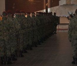 Zdjęcie z galerii: Zdjęcia z dn.11 listopada 2015 - Mszy Świętej w Kościele NMP Królowej Polski w Tomaszowie Maz. oraz Biegu Niepodległości