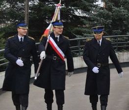 Zdjęcie z galerii: Zdjęcia z dn.11 listopada 2015 - Mszy Świętej w Kościele NMP Królowej Polski w Tomaszowie Maz. oraz Biegu Niepodległości