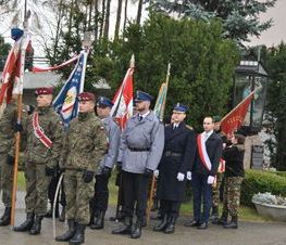 Zdjęcie z galerii: Zdjęcia z dn.11 listopada 2015 - Mszy Świętej w Kościele NMP Królowej Polski w Tomaszowie Maz. oraz Biegu Niepodległości