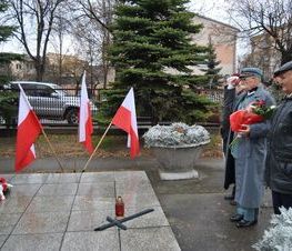 Zdjęcie z galerii: Zdjęcia z dn.11 listopada 2015 - Mszy Świętej w Kościele NMP Królowej Polski w Tomaszowie Maz. oraz Biegu Niepodległości