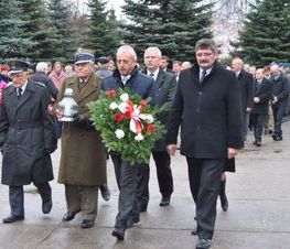 Zdjęcie z galerii: Zdjęcia z dn.11 listopada 2015 - Mszy Świętej w Kościele NMP Królowej Polski w Tomaszowie Maz. oraz Biegu Niepodległości