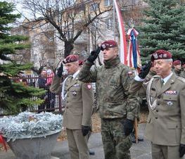 Zdjęcie z galerii: Zdjęcia z dn.11 listopada 2015 - Mszy Świętej w Kościele NMP Królowej Polski w Tomaszowie Maz. oraz Biegu Niepodległości