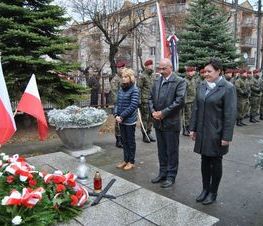 Zdjęcie z galerii: Zdjęcia z dn.11 listopada 2015 - Mszy Świętej w Kościele NMP Królowej Polski w Tomaszowie Maz. oraz Biegu Niepodległości