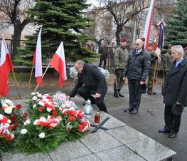 Zdjęcie z galerii: Zdjęcia z dn.11 listopada 2015 - Mszy Świętej w Kościele NMP Królowej Polski w Tomaszowie Maz. oraz Biegu Niepodległości