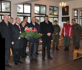 Zdjęcie z galerii: Zdjęcia z dn.11 listopada 2015 - Mszy Świętej w Kościele NMP Królowej Polski w Tomaszowie Maz. oraz Biegu Niepodległości