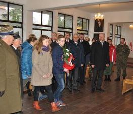 Zdjęcie z galerii: Zdjęcia z dn.11 listopada 2015 - Mszy Świętej w Kościele NMP Królowej Polski w Tomaszowie Maz. oraz Biegu Niepodległości