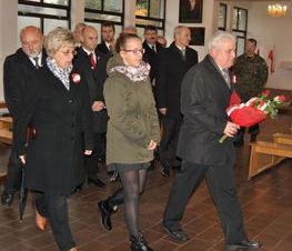Zdjęcie z galerii: Zdjęcia z dn.11 listopada 2015 - Mszy Świętej w Kościele NMP Królowej Polski w Tomaszowie Maz. oraz Biegu Niepodległości