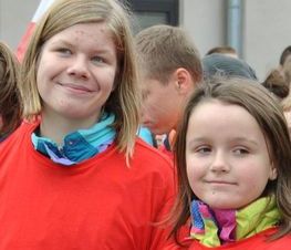 Zdjęcie z galerii: Zdjęcia z dn.11 listopada 2015 - Mszy Świętej w Kościele NMP Królowej Polski w Tomaszowie Maz. oraz Biegu Niepodległości