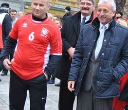 Zdjęcie z galerii: Zdjęcia z dn.11 listopada 2015 - Mszy Świętej w Kościele NMP Królowej Polski w Tomaszowie Maz. oraz Biegu Niepodległości