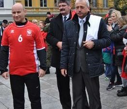 Zdjęcie z galerii: Zdjęcia z dn.11 listopada 2015 - Mszy Świętej w Kościele NMP Królowej Polski w Tomaszowie Maz. oraz Biegu Niepodległości
