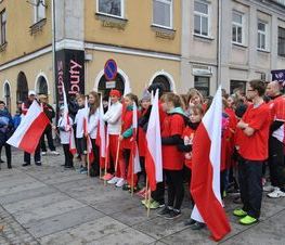 Zdjęcie z galerii: Zdjęcia z dn.11 listopada 2015 - Mszy Świętej w Kościele NMP Królowej Polski w Tomaszowie Maz. oraz Biegu Niepodległości