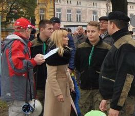 Zdjęcie z galerii: Zdjęcia z dn.11 listopada 2015 - Mszy Świętej w Kościele NMP Królowej Polski w Tomaszowie Maz. oraz Biegu Niepodległości