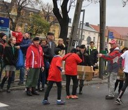 Zdjęcie z galerii: Zdjęcia z dn.11 listopada 2015 - Mszy Świętej w Kościele NMP Królowej Polski w Tomaszowie Maz. oraz Biegu Niepodległości