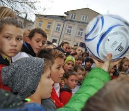 Zdjęcie z galerii: Zdjęcia z dn.11 listopada 2015 - Mszy Świętej w Kościele NMP Królowej Polski w Tomaszowie Maz. oraz Biegu Niepodległości