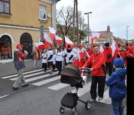 	Zdjęcia z dn.11 listopada 2015 - Mszy Świętej w Kościele NMP Królowej Polski w Tomaszowie Maz. oraz Biegu Niepodległości