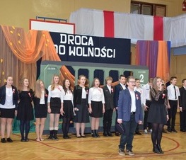 Zdjęcie z galerii: Gminne Obchody 97 Rocznicy Odzyskania Niepodległości -  Inowłódz