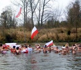 Zdjęcie z galerii: 11 listopada 2015 z Klubem Sportowym AMBER