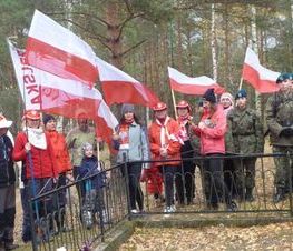Zdjęcie z galerii: 11 listopada 2015 z Klubem Sportowym AMBER