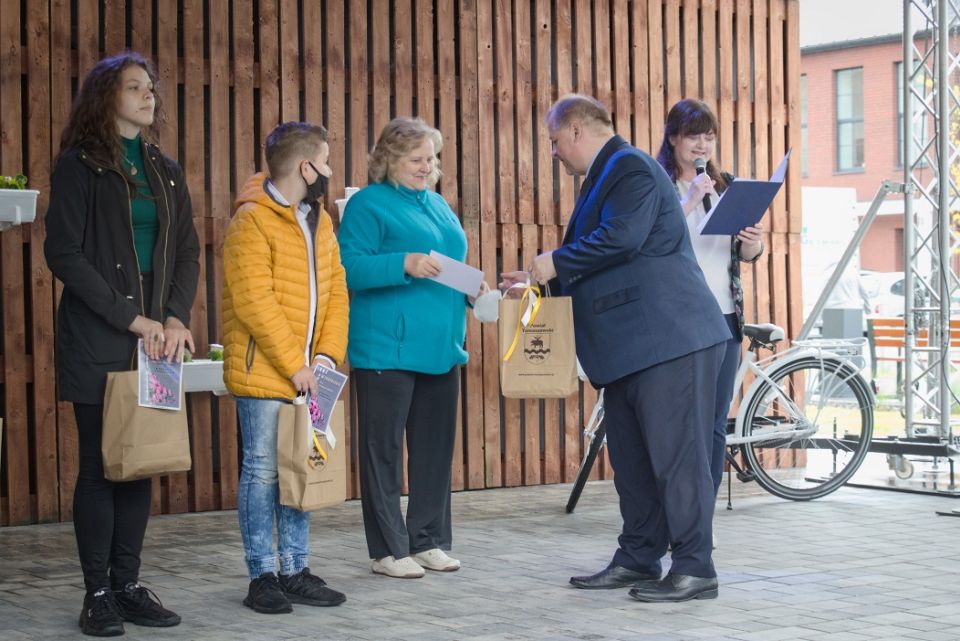 Na zdjęciu: Majówka z PCAS-em, która odbyła się w sobotę, 22 maja 2021 roku, w Powiatowym Centrum Animacji Społecznej w Tomaszowie Mazowieckim