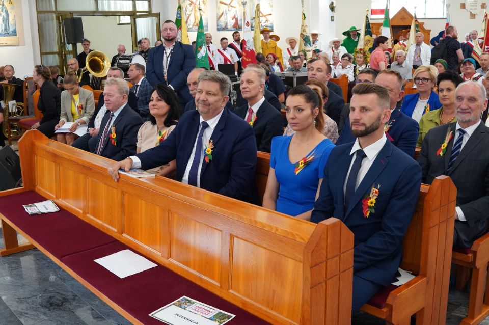 Na zdjęciu: uczestnicy Wojewódzkich Dożynek, które odbyły się w Radomsku w niedzielę, 21 sierpnia 2022 roku, 