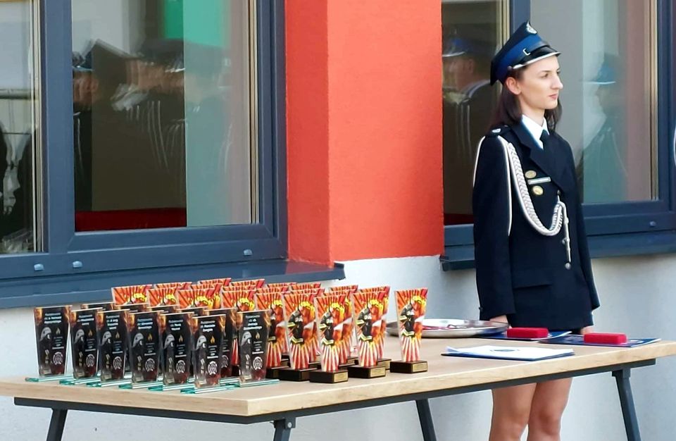 Na zdjęciu: uczestnicy obchodów 110. rocznicy powstania Ochotniczej Straży Pożarnej w Smardzewicach, które odbyły się w sobotę, 3 września 2022 roku, w Smardzewicach
