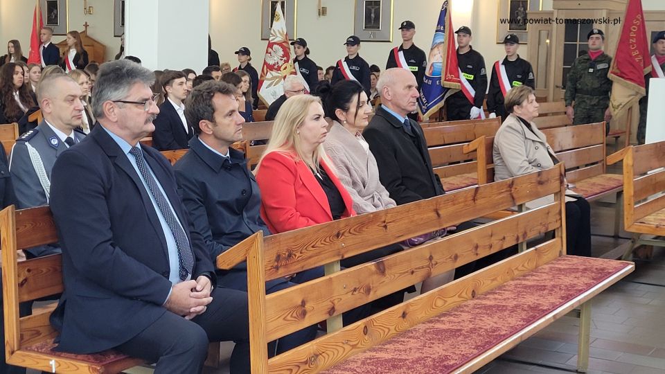 Na zdjęciu: uczestnicy uroczystości poświęconej 83. rocznicy powstania Polskiego Państwa Podziemnego, która odbyła się we wtorek, 27 września 2022 roku    w Tomaszowie Mazowieckim