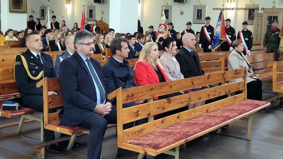 Na zdjęciu: uczestnicy uroczystości poświęconej 83. rocznicy powstania Polskiego Państwa Podziemnego, która odbyła się we wtorek, 27 września 2022 roku    w Tomaszowie Mazowieckim