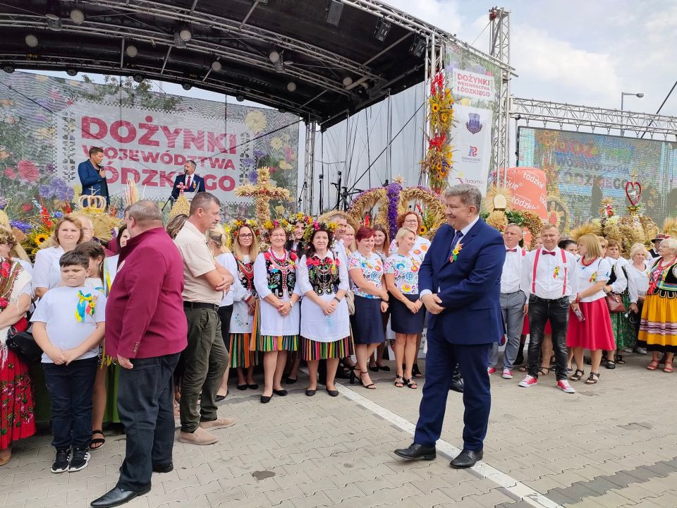 Na zdjęciu: uczestnicy Wojewódzkich Dożynek, które odbyły się w Radomsku w niedzielę, 21 sierpnia 2022 roku, 