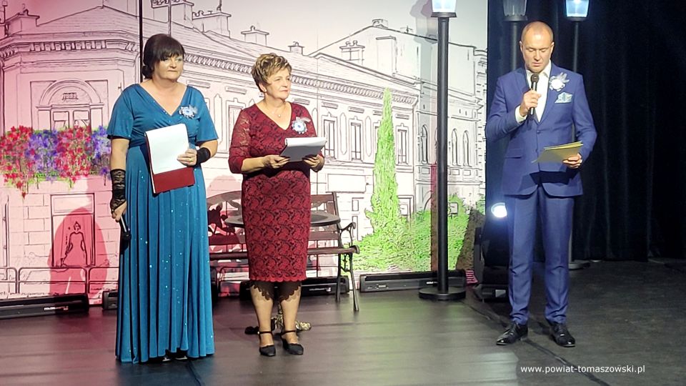 Na zdjęciu: uczestnicy VI Regionalny Turniej Kół Gospodyń Wiejskich i Miejskich, który odbył się w sobotę, 15 października 2022 roku, w Powiatowym Centrum Animacji Społecznej w Tomaszowie Mazowieckim