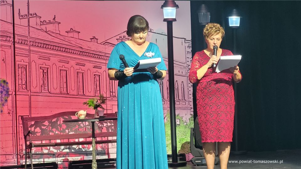 Na zdjęciu: uczestnicy VI Regionalny Turniej Kół Gospodyń Wiejskich i Miejskich, który odbył się w sobotę, 15 października 2022 roku, w Powiatowym Centrum Animacji Społecznej w Tomaszowie Mazowieckim
