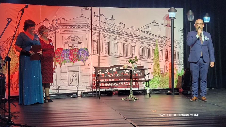 Na zdjęciu: uczestnicy VI Regionalny Turniej Kół Gospodyń Wiejskich i Miejskich, który odbył się w sobotę, 15 października 2022 roku, w Powiatowym Centrum Animacji Społecznej w Tomaszowie Mazowieckim